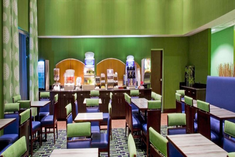 فندق وأجنحة هوليداي إن إكسبريس أورلاندو - أبوبكا Forest City المظهر الخارجي الصورة